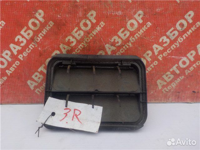 Вентиляционная решетка кузова задняя правая