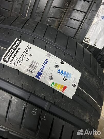 Bridgestone Potenza Sport 245/35 R20 и 275/30 R20 97Y