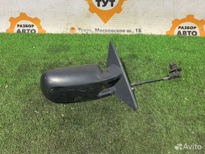 Правое зеркало Volkswagen Passat B3