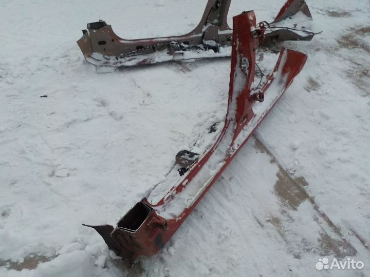 Б/У Б/У Порог левый Renault Kaptur 2016 764137124R