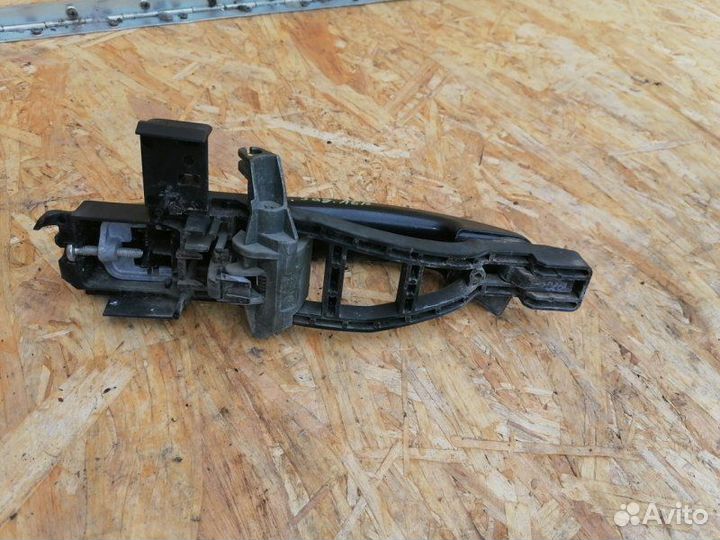 Ручка наружная задняя левая Ford Focus CB4 hxda