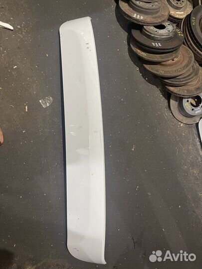 Спойлер багажника крайслер пацифика 2017+