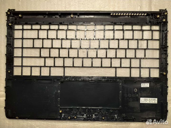 Верхняя панель с клавиатурой (топкейс) HP 240