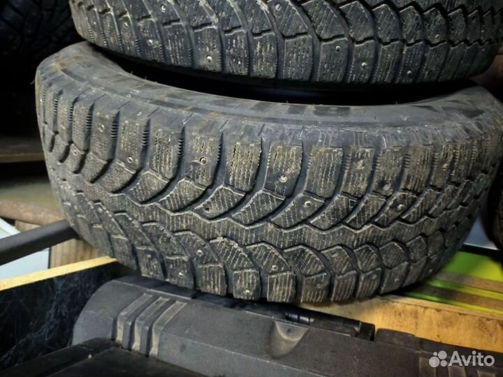 Bridgestone Blizzak Spike-01 185/65 R15