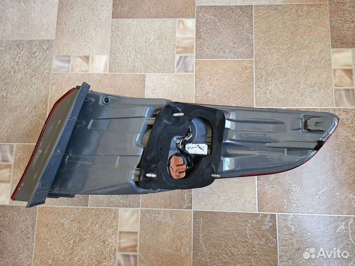 Задний левый фонарь Kia Rio 3