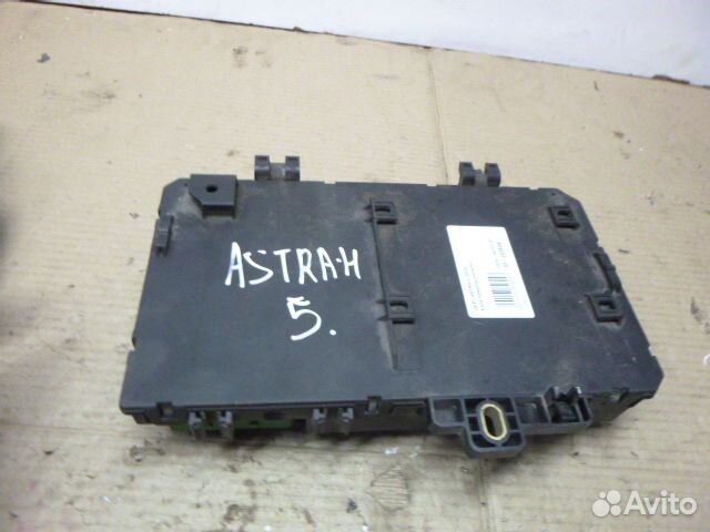 Блок предохранителей opel astra astra H 2004