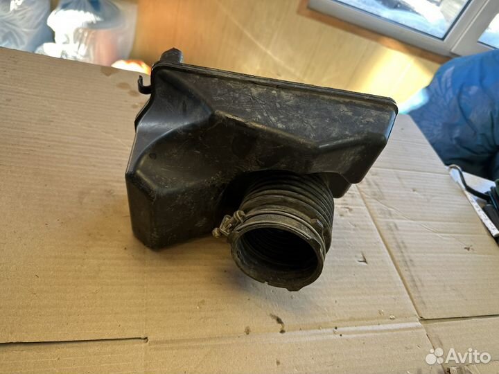 Резонатор воздушного фильтра Camry 40 3.5