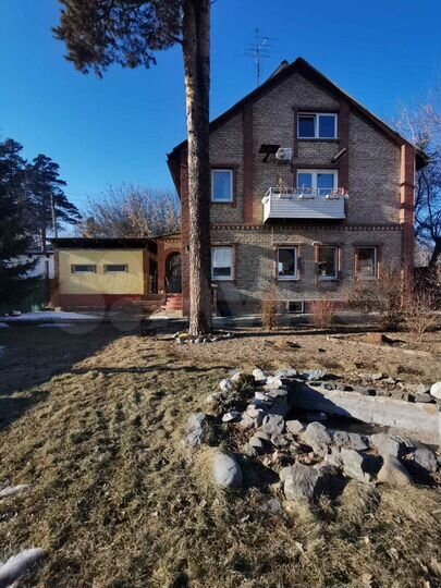 Дом 180 м² на участке 5,5 сот.