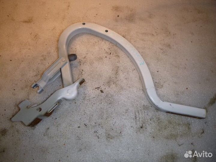 Петля крышки багажника hyundai elantra elantra 2016