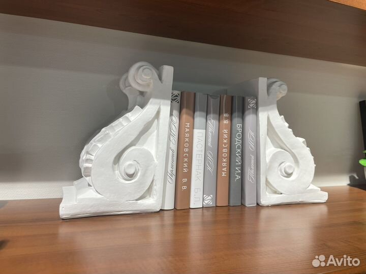 Держатель для книг