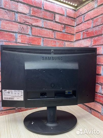 Монитор Samsung e1920n