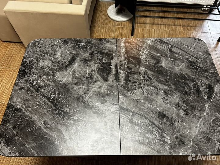 Кухонный стол