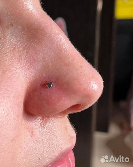 Модель на пирсинг