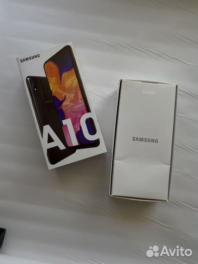 Samsung Galaxy A10, 2/32 ГБ
