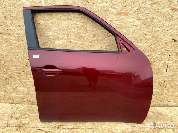 Дверь передняя правая Nissan Juke