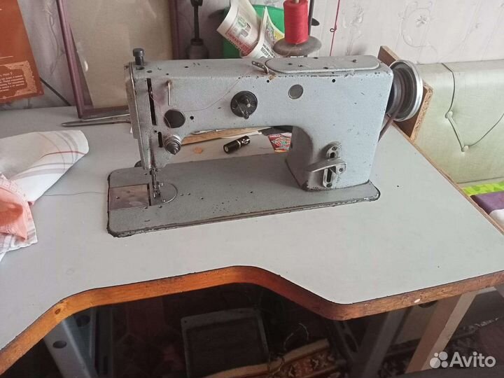 Швейная машинка и оверлок