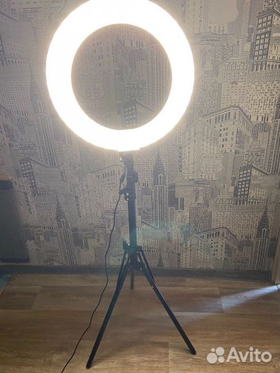 Кольцевая лампа 45 см со штативом