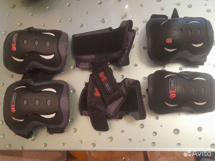Защита для роликов коньков re:action размер s