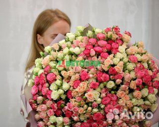 Букет из 101 высокой кустовой розы 60-70 см