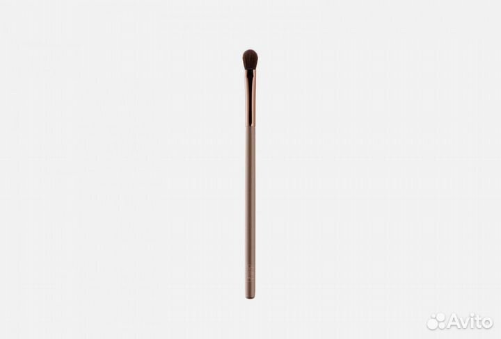 Delilah Eyeshadow Brush (кисть)