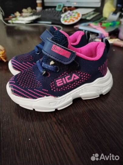 Кроссовки для девочки