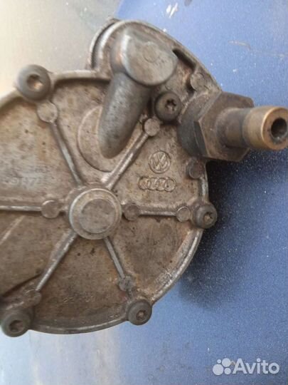 Вакуумный насос от Ауди 100 С4 2,5дизель