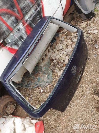 Крышка багажника на гольф 4