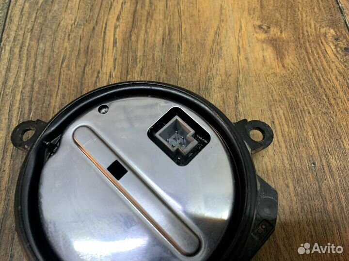 Subaru XV Блок ксеноновой лампы