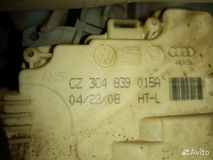 Замок двери задний левый Volkswagen Passat B6 CAX