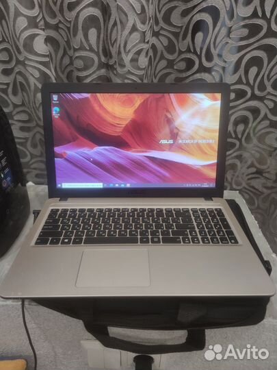 Ноутбук asus
