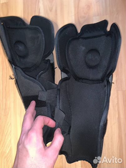 Щитки хоккейные 13 easton