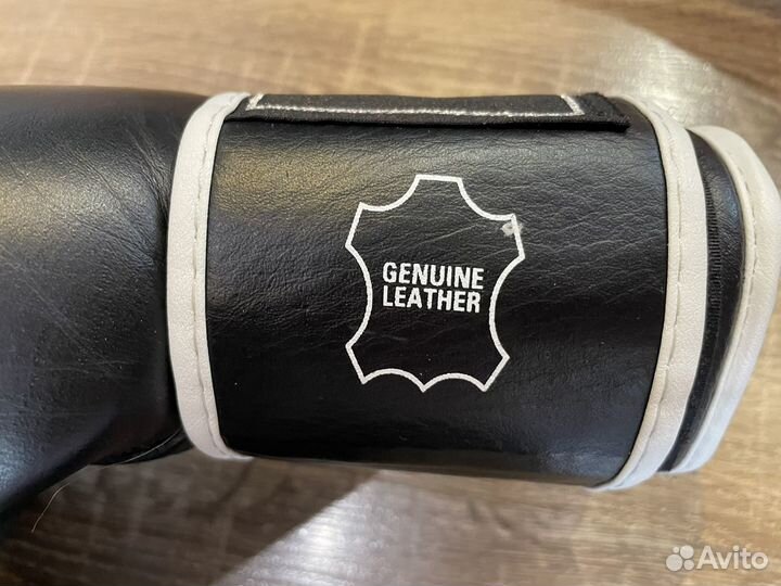 Боксерские перчатки 10 oz