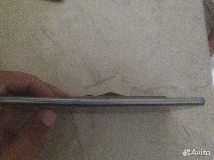 Samsung Galaxy A50, 4/64 гб