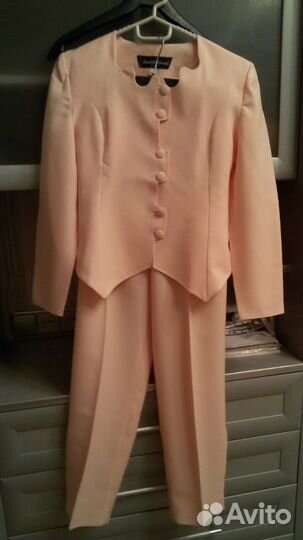 Брючный костюм