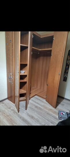 Угловой шкаф