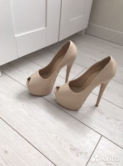 Туфли christian louboutin 37