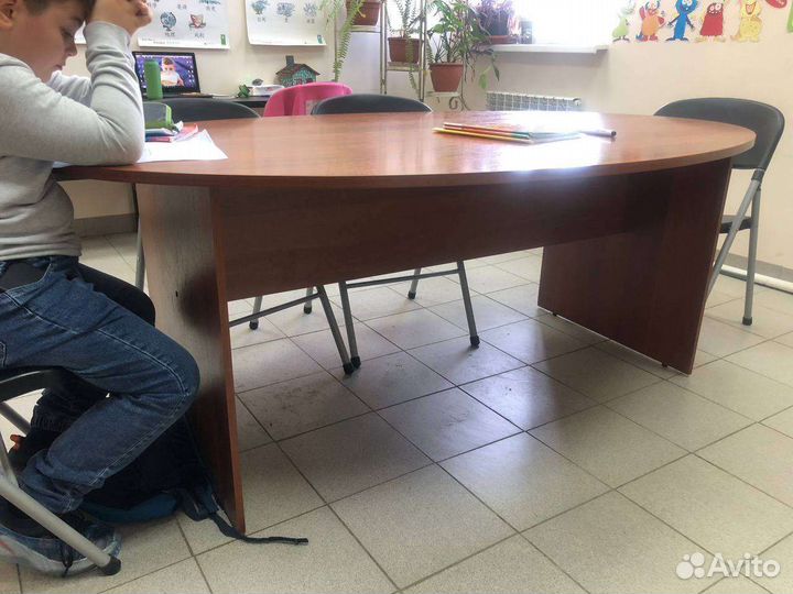 Стол