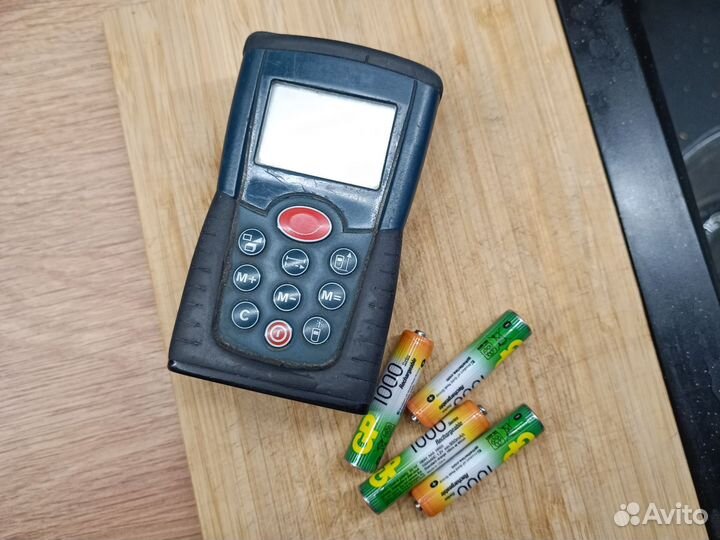 Дальномер Bosch + 4 аккумуляторов