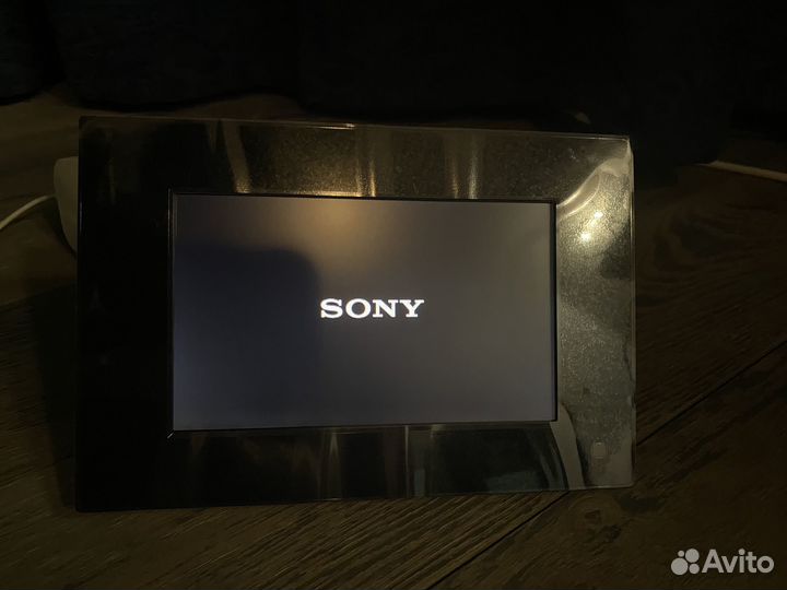 Цифровая фоторамка Sony DPF-E72