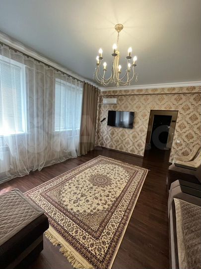 2-к. квартира, 90 м², 1/6 эт.