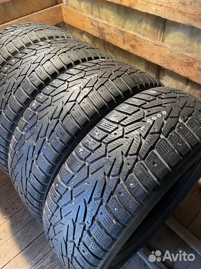 Nokian Tyres Hakkapeliitta 7 215/65 R16