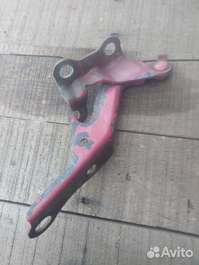 Петля капота правая Toyota corolla e11