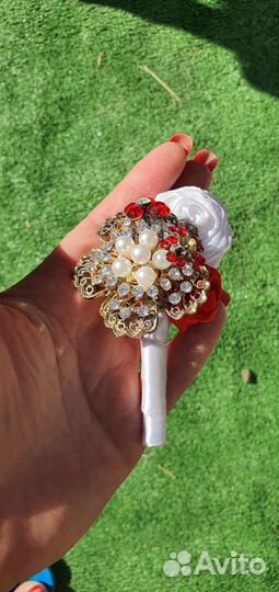 Свадебный букет из брошей+бутоньерка+на шампанское