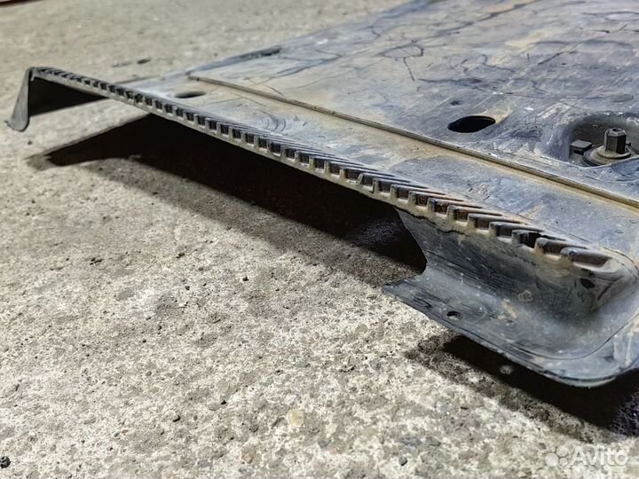 Защита днища правая Skoda Octavia 2 (A5) рест