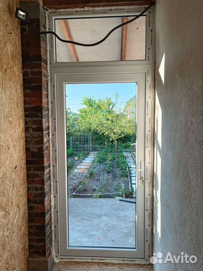 Входная дверь пластиковая 1100х2720