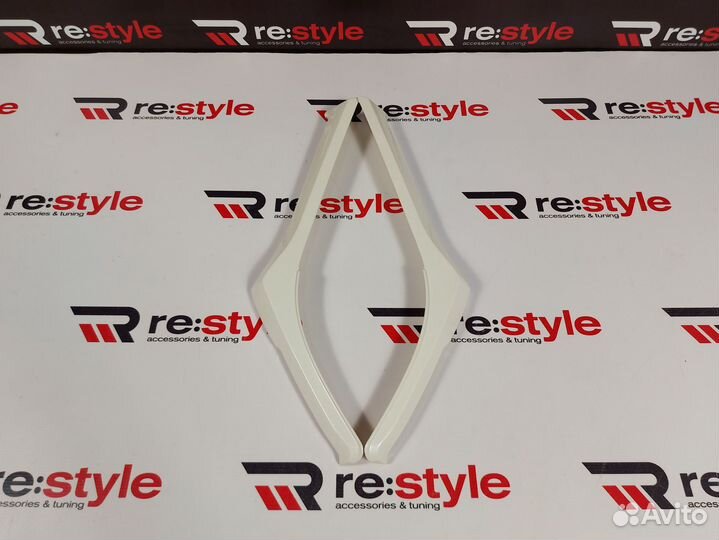 Ресницы Toyota Land Cruiser 200 с 2016 D1176