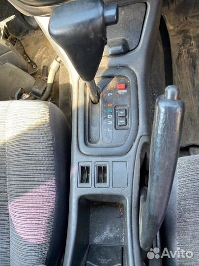 Консоль кпп Toyota Carina ST190 3S-FE