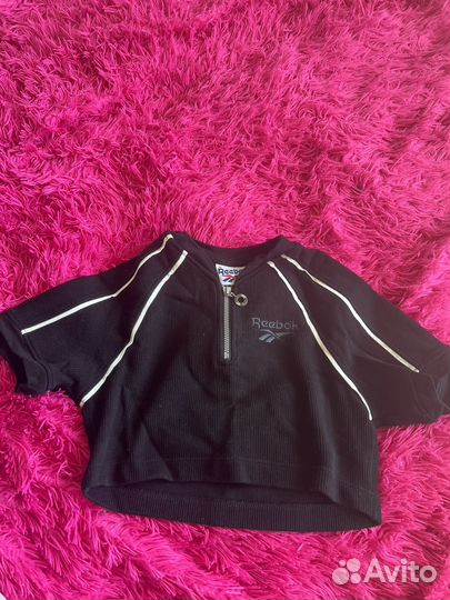 Спортивный топ/футболка