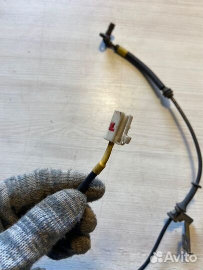 Датчик abs задний правый Kia Rio 3