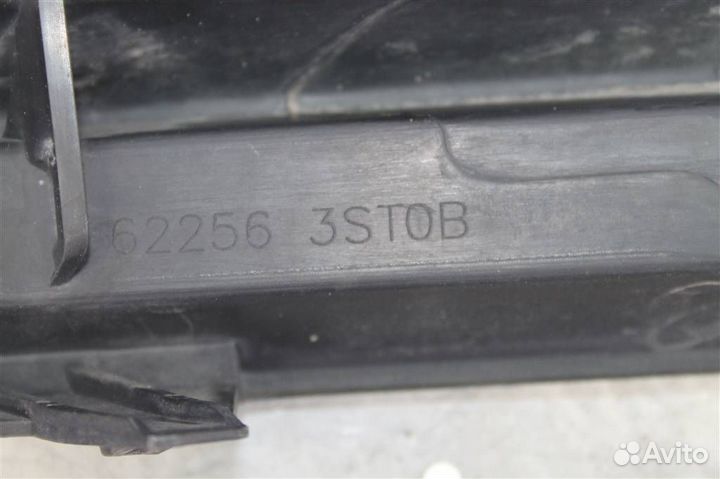 Решетка в бампер правая Nissan Sentra B17